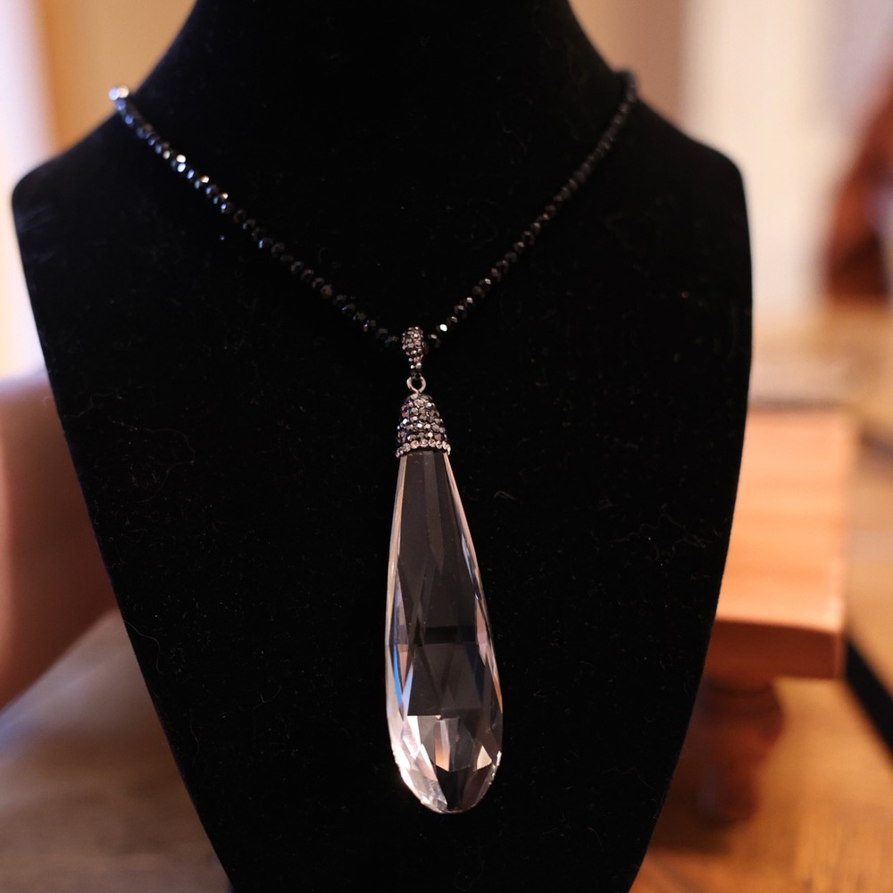Gorgeous Teardrop Beaded Necklace